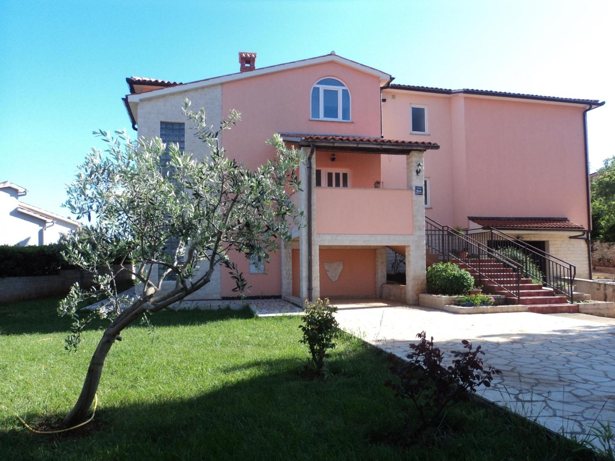 Apartments Vera Liznjan Bagian luar foto