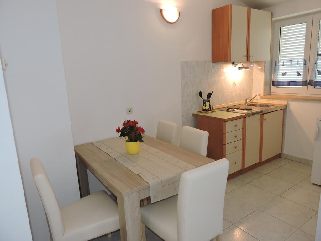 Apartments Vera Liznjan Bagian luar foto